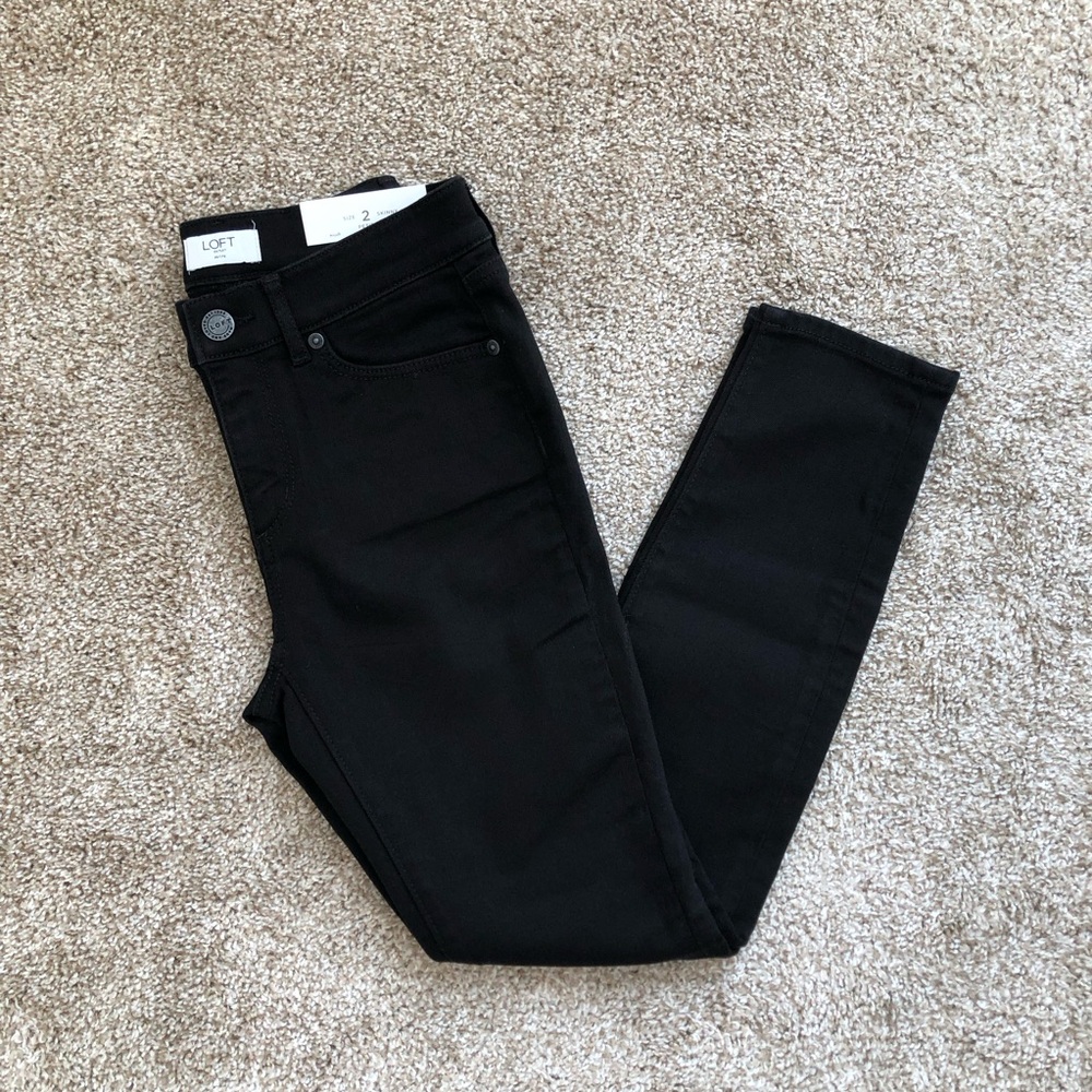 Size 2P Black Modern Skinny Jeans